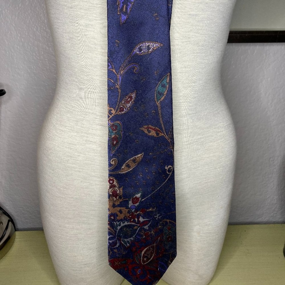 *Vintage Windridge Mervyns Tie.